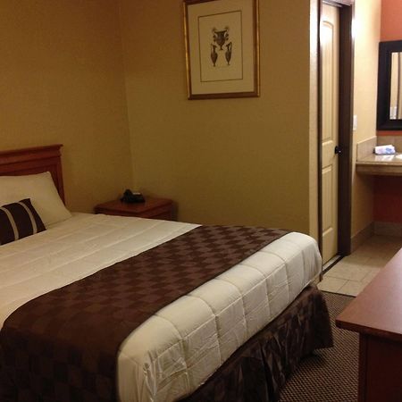 Economy Express Inn Henryetta Zewnętrze zdjęcie